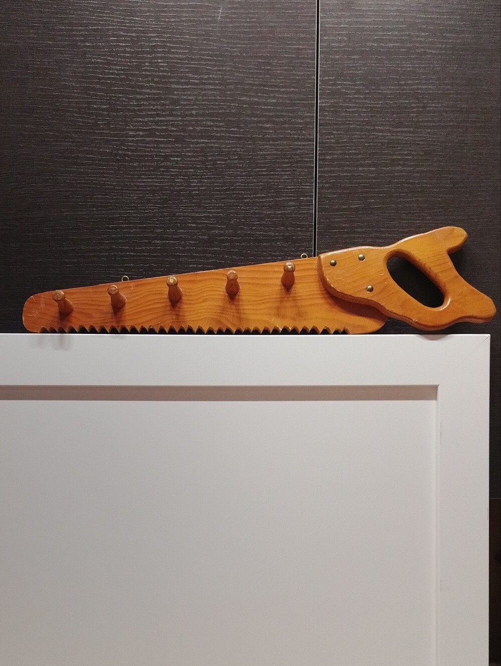Handmade Wooden Saw-Shaped Wall Hook Rack - Honey Brown